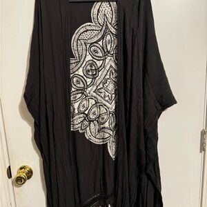 Mossimo Supply Co. Black and White Kimono